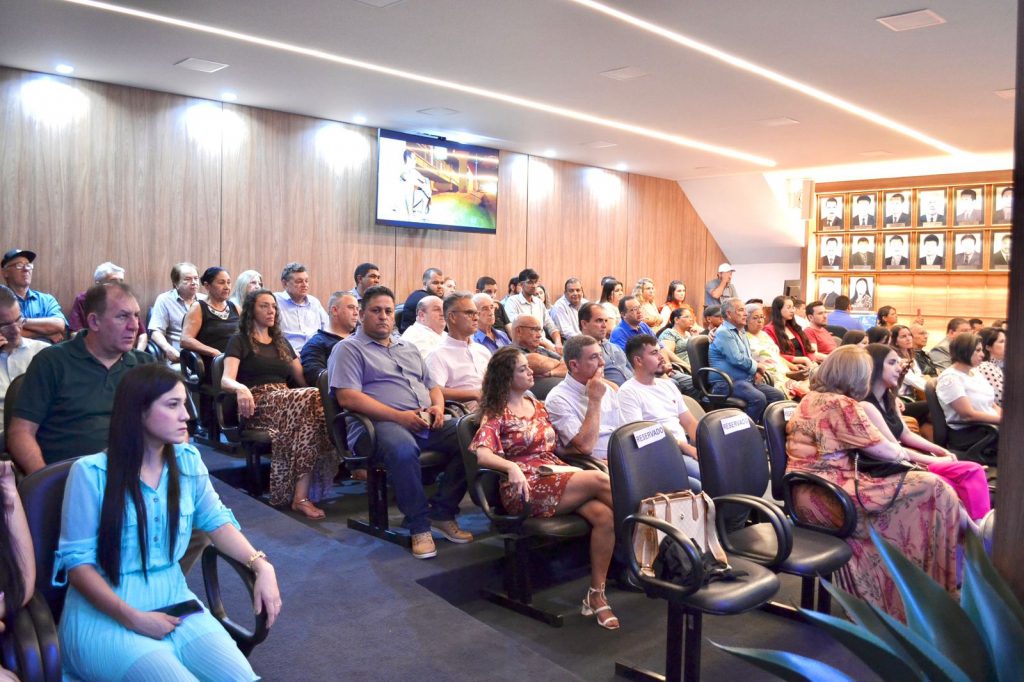 Vereador Bagaceira  prestigia lançamento do livro o Rapto, do jornalista Vaner Matos