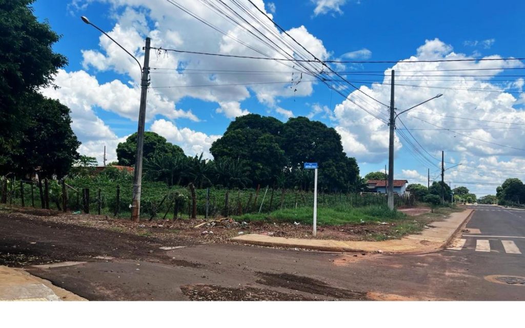 Bagaceira intercede por construção de área de lazer no Bairro Shalon