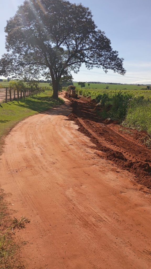 Léo Mecânico agradece prefeita Lurdes por melhorias nas estradas do Boi Jaguá Léo Mecânico agradece prefeita Lurdes por melhorias nas estradas do Boi Jaguá