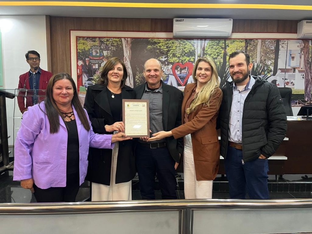 Marinalva de Souza presta homenagem à Lojas Floraí pelos 37 anos de contribuição ao comércio de Caarapó Marinalva de Souza presta homenagem à Lojas Floraí pelos 37 anos de contribuição ao comércio de Caarapó