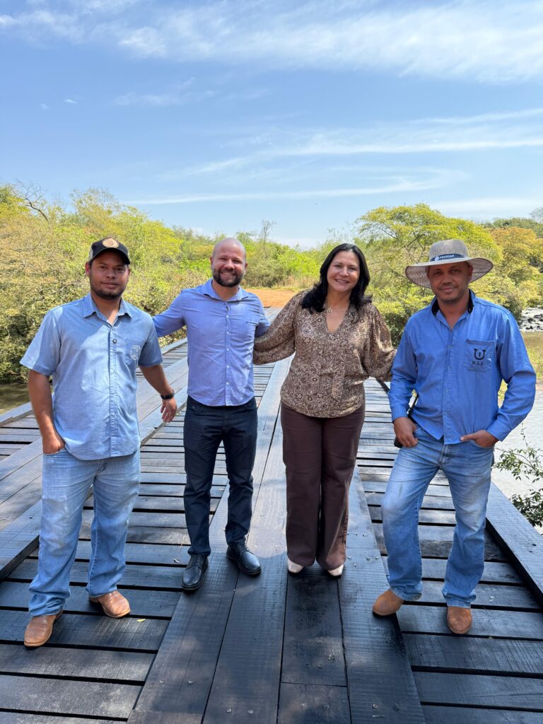Vereador Gilberto Segóvia comemora entrega da Ponte do Rio Piratini, a maior do município Vereador Gilberto Segóvia comemora entrega da Ponte do Rio Piratini, a maior do município