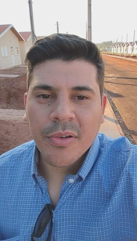 Vereador Celso Capovilla visita obras das 50 casas populares do Residencial Quinto Di Domênico Vereador Celso Capovilla visita obras das 50 casas populares do Residencial Quinto Di Domênico