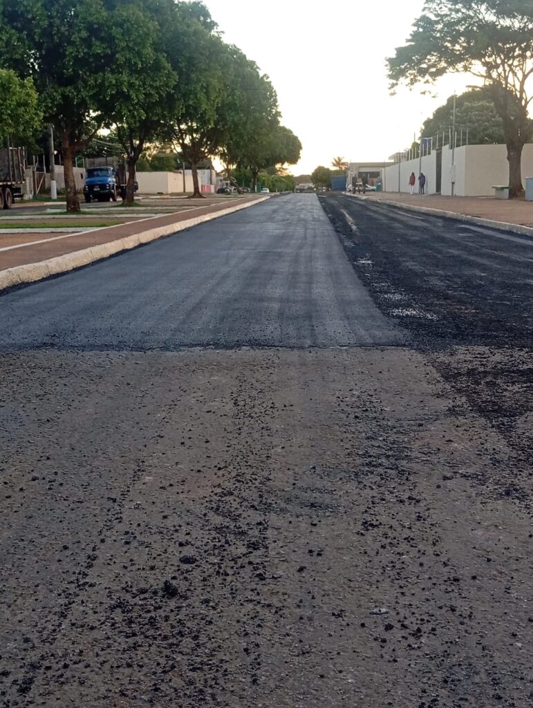 Vereador Léo Mecânico agradece prefeita Lurdes pelo início do recapeamento da Rua José Bonifácio Vereador Léo Mecânico agradece prefeita Lurdes pelo início do recapeamento da Rua José Bonifácio