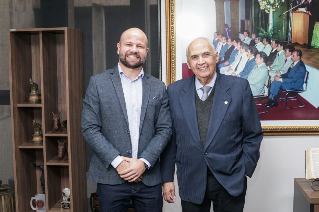 Vereador Gilberto Segóvia comemora pagamento de emendas conquistadas junto a deputados estaduais Vereador Gilberto Segóvia comemora pagamento de emendas conquistadas junto a deputados estaduais