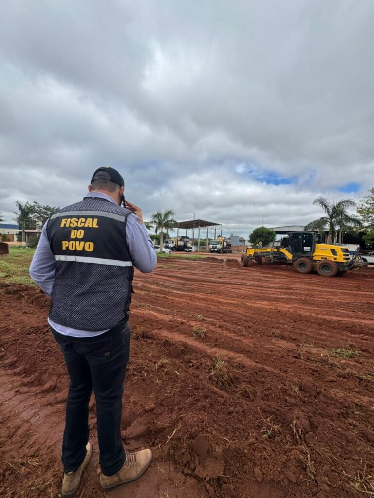 Nado tozzi atua para resolver problema causado por enxurrada vinda do polo industrial