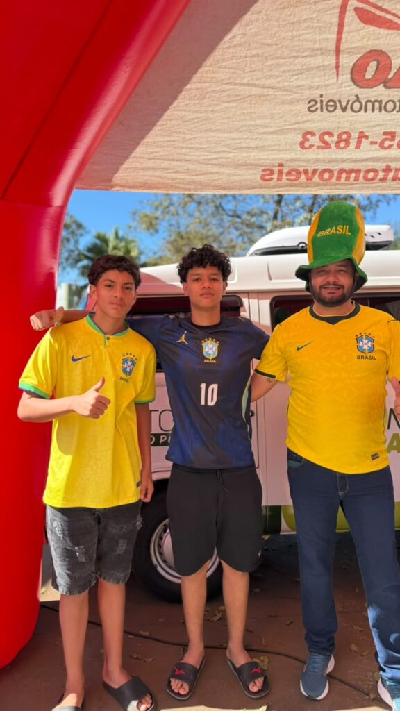 Nado Tozzi promove 2º Encontro de Figurinhas e reúne centenas de pessoas na Praça Central de Caarapó
