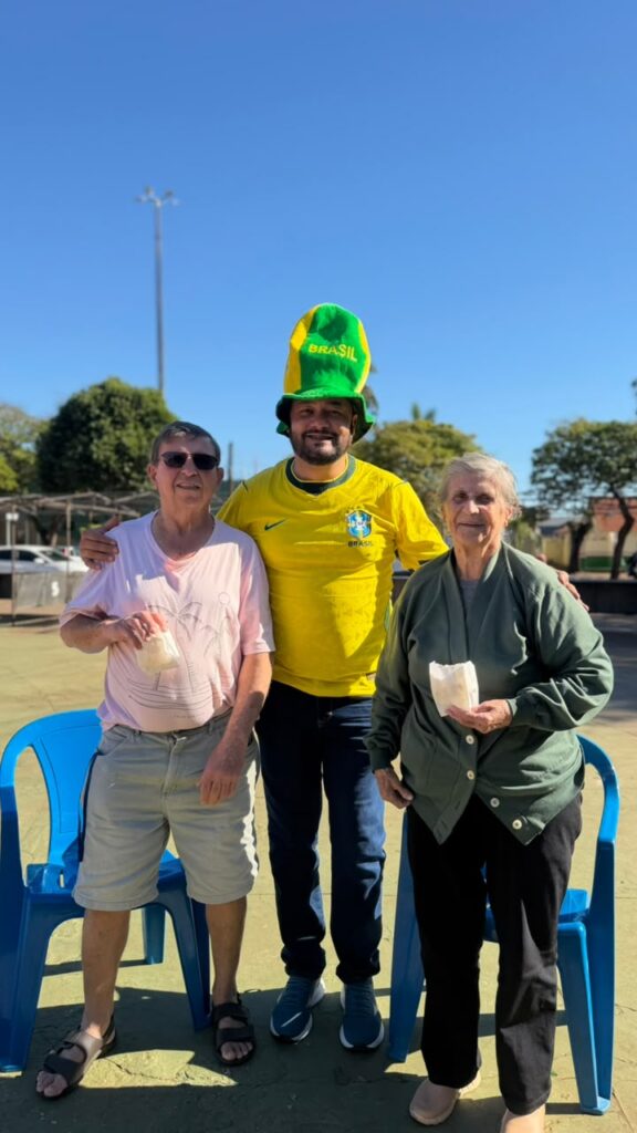 Nado Tozzi promove 2º Encontro de Figurinhas e reúne centenas de pessoas na Praça Central de Caarapó