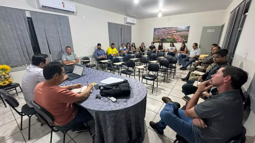 Nado Tozzi participa de reunião do Conselho Municipal de Segurança e reforça compromisso com a população Nado Tozzi participa de reunião do Conselho Municipal de Segurança e reforça compromisso com a população