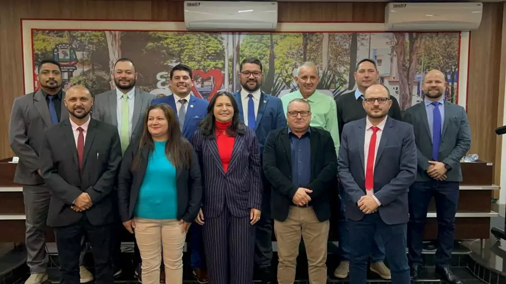 Câmara Municipal inicia segundo semestre legislativo com sessão solene Câmara Municipal inicia segundo semestre legislativo com sessão solene
